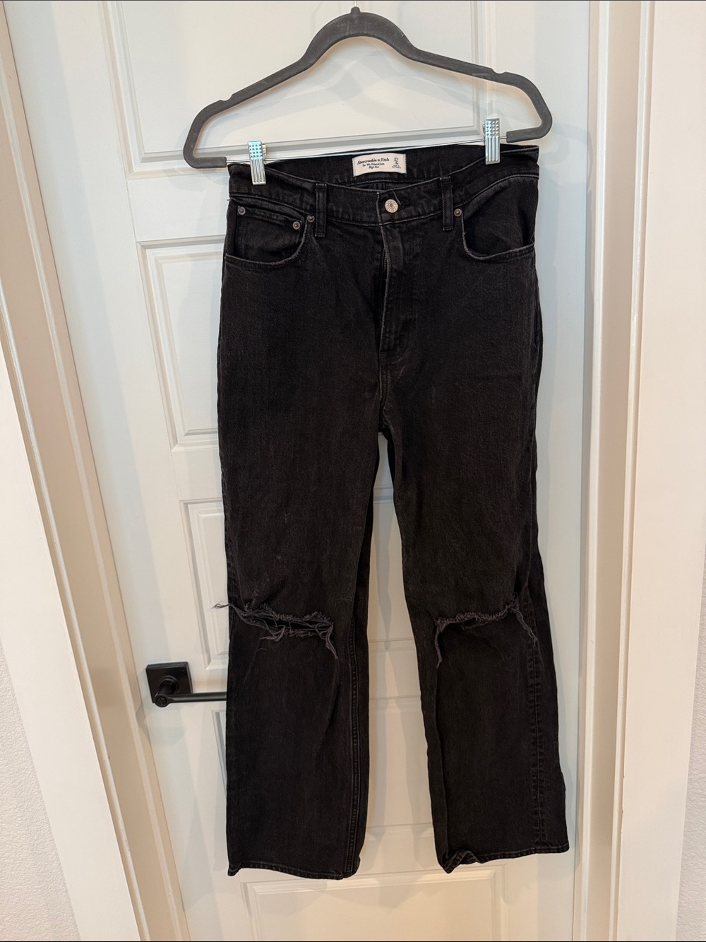 Abercrombie and Fitch 90s relax jeans size 27 / 4r
High rise